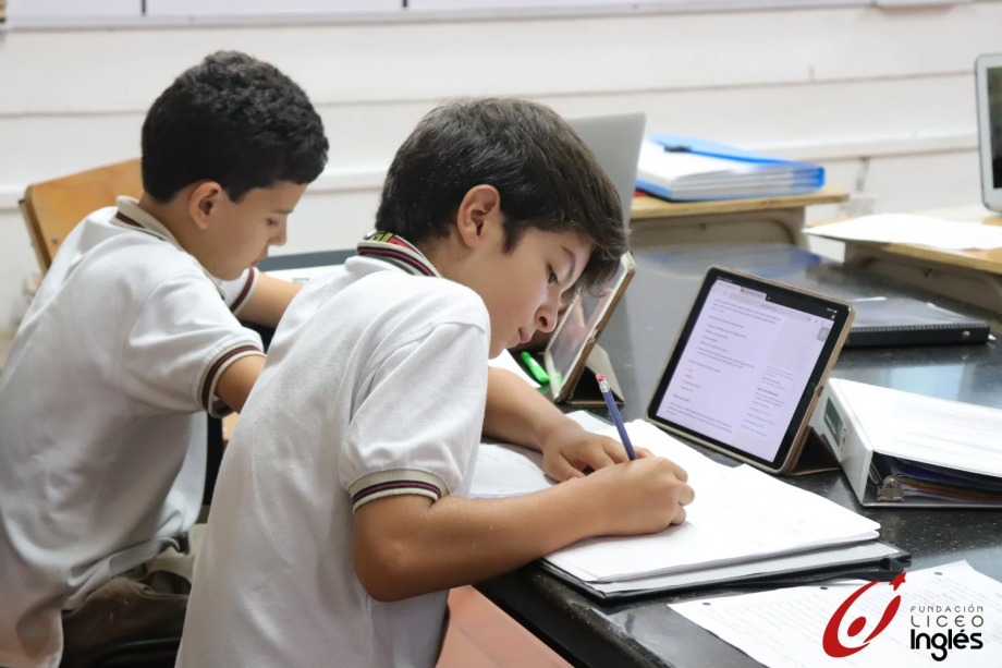Fundacion Liceo Ingles image