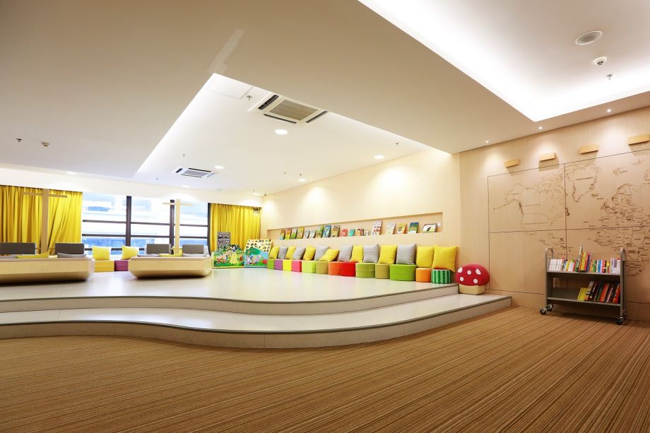 Hou Kong Premier School image