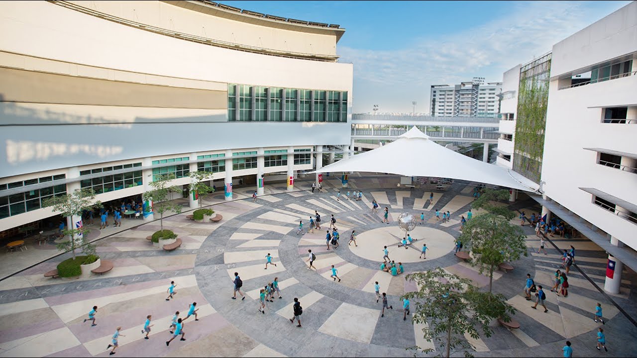 UWC South East Asia image
