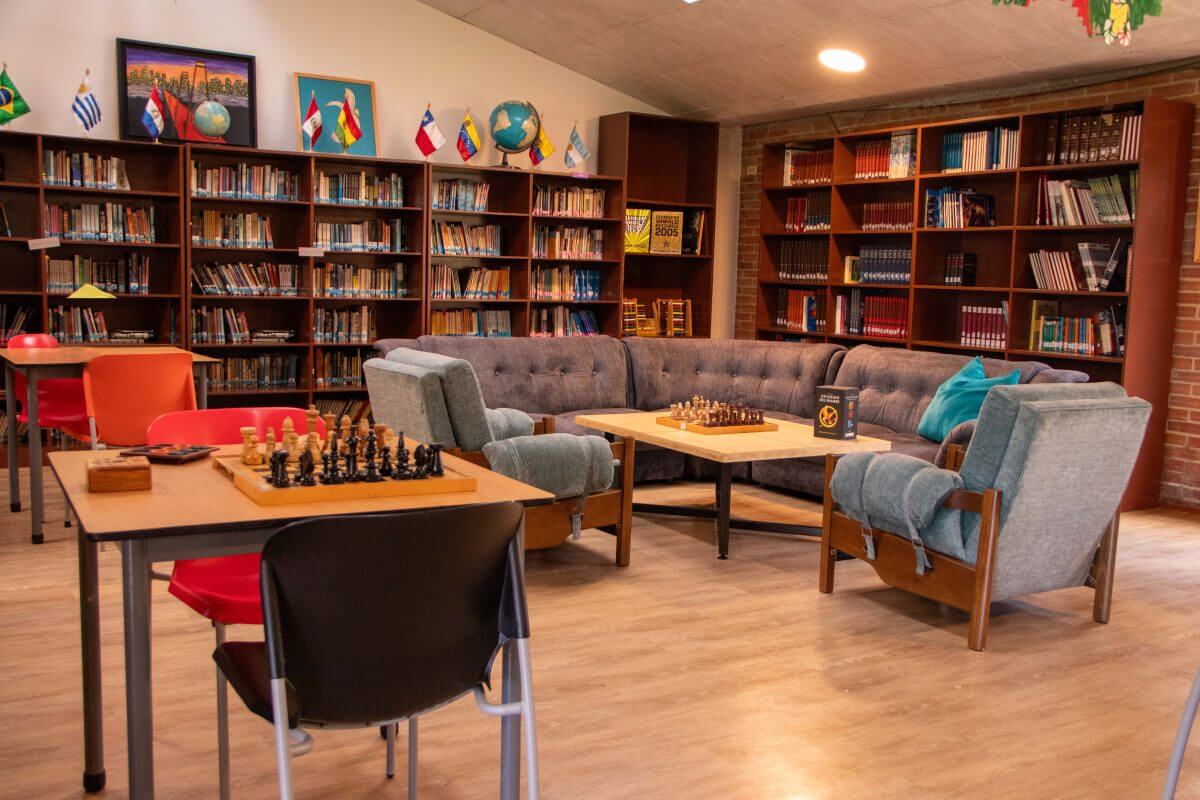 Gimnasio del Norte School image